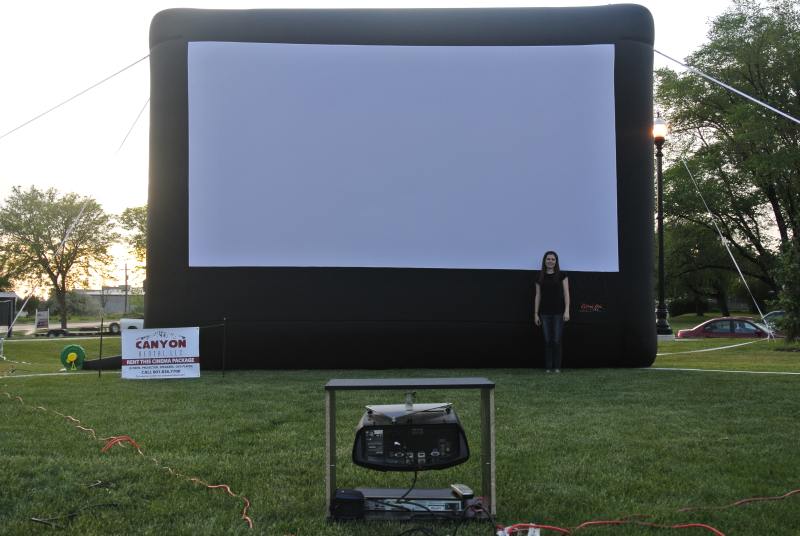 outdoor movie screen rental