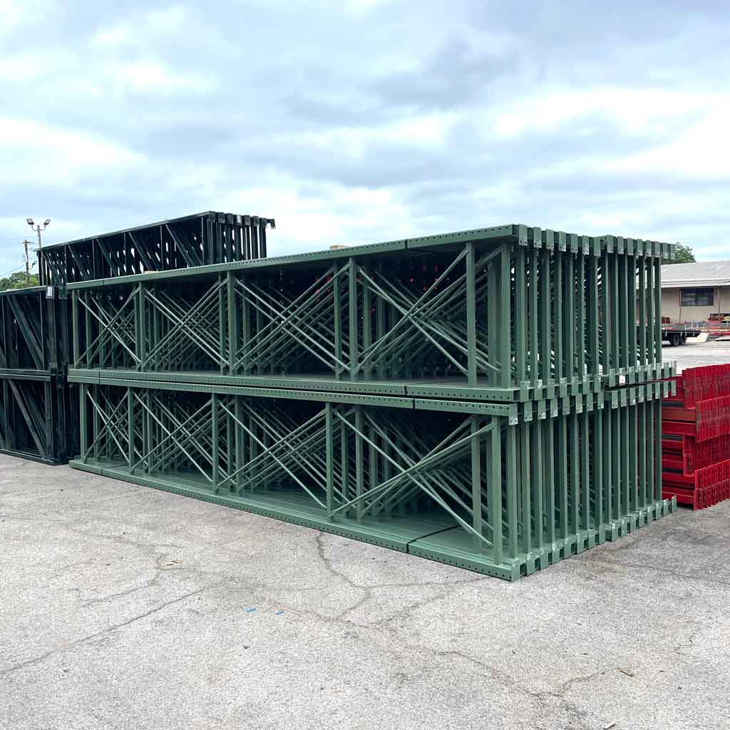 Second-hand pallet rack uprights